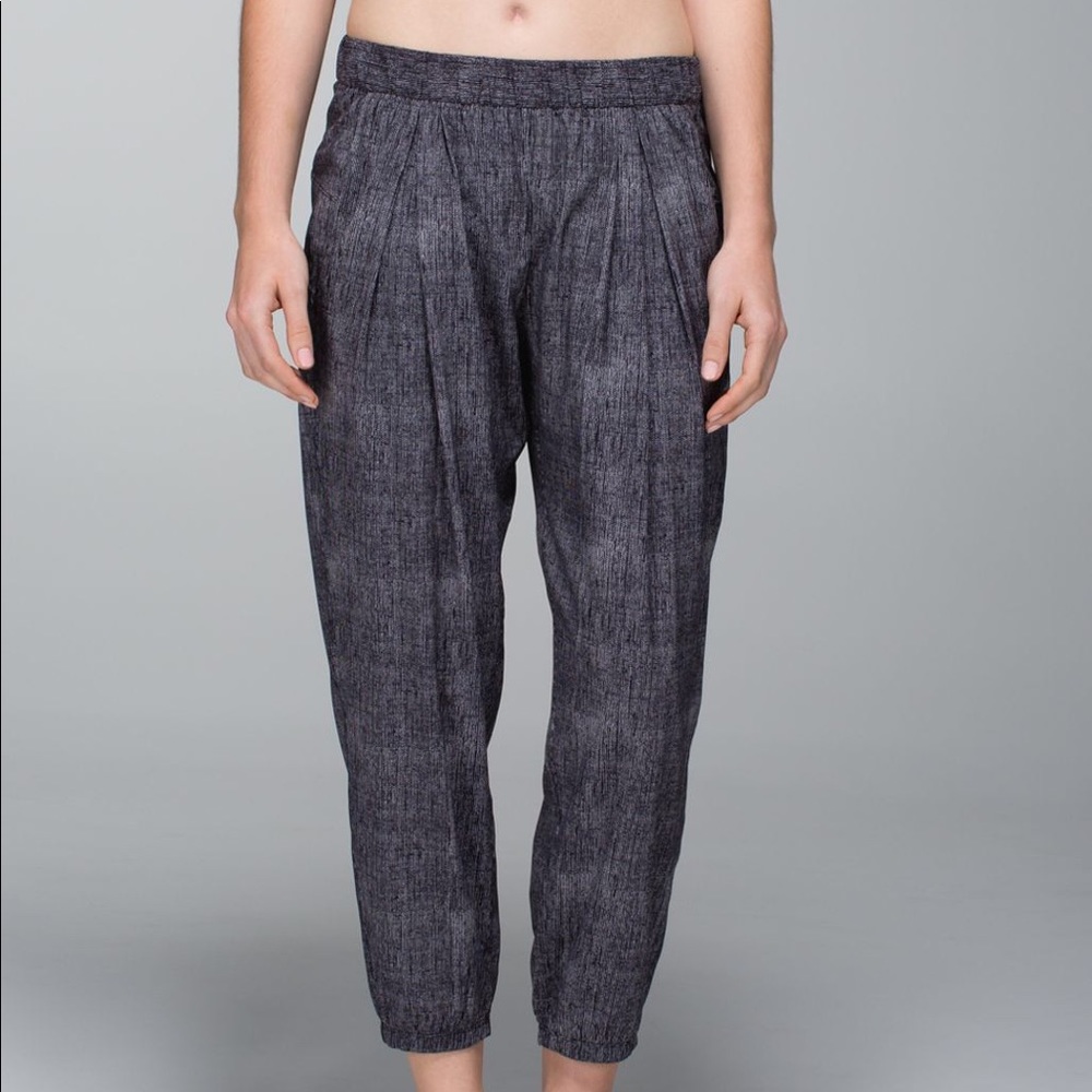 Lululemon Rollin' With My Omies Pant Burlap black